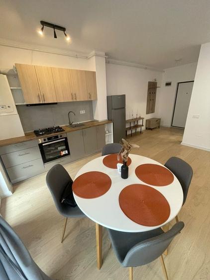 Apartament cu 2 camere decomandat în Florești