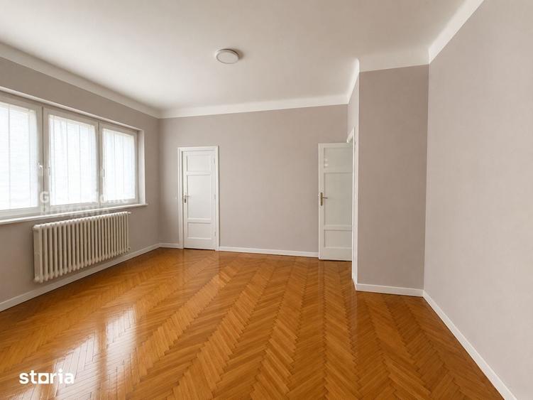 Casă cu 6 camere cu Teren 306 Mp în Vatra Luminoasă