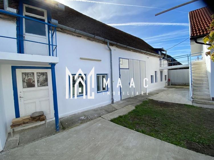 Casă individuală cu 12 camere cu Canalizare în Cristian