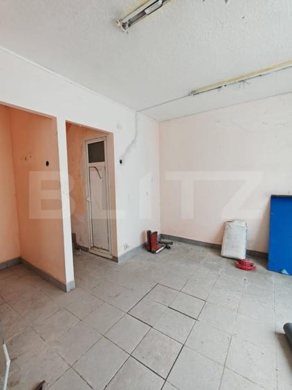 Birou, de 49.860000610352 mp, în Sud-Est