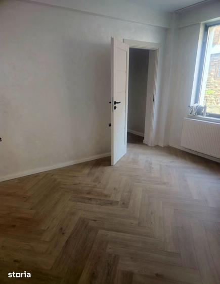 Apartament cu 3 camere în Calea București