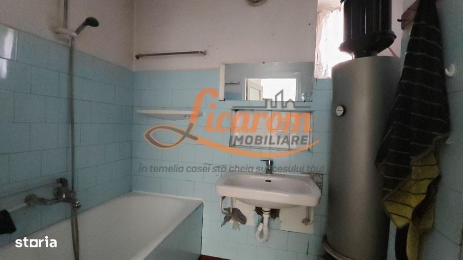 Casă cu 3 camere semidecomandat în Blumăna