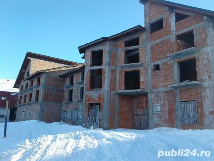 Casă cu 20 camere cu Teren 977 Mp în Bolvașnița