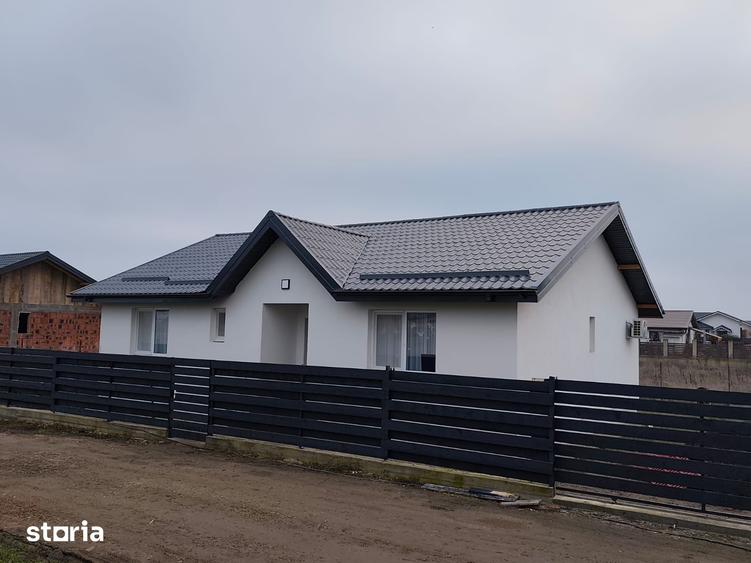 Casă cu 4 camere cu Teren 400 Mp în Crevedia