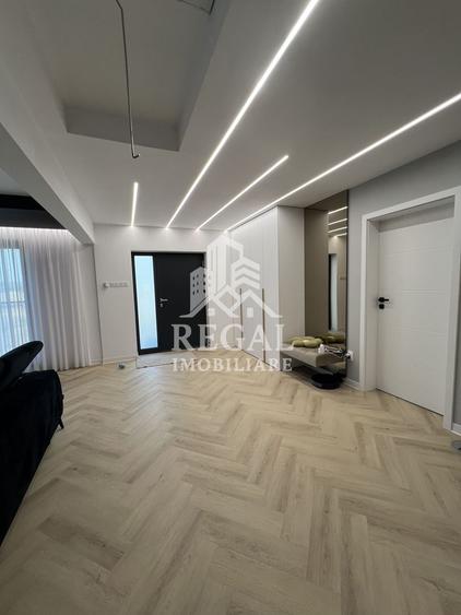 Duplex cu 6 camere cu Canalizare în Strei