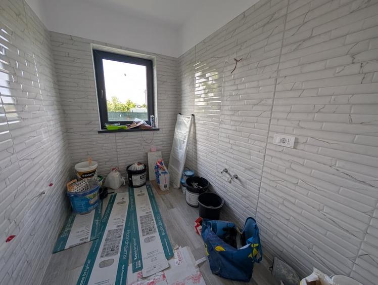 Casă individuală cu 3 camere cu Canalizare în Calea Moldovei