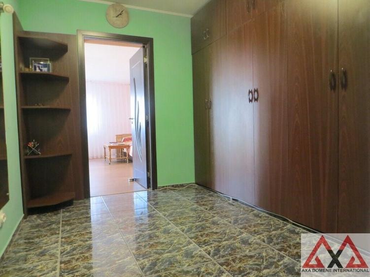 Apartament cu 2 camere decomandat în P-ța Alba Iulia