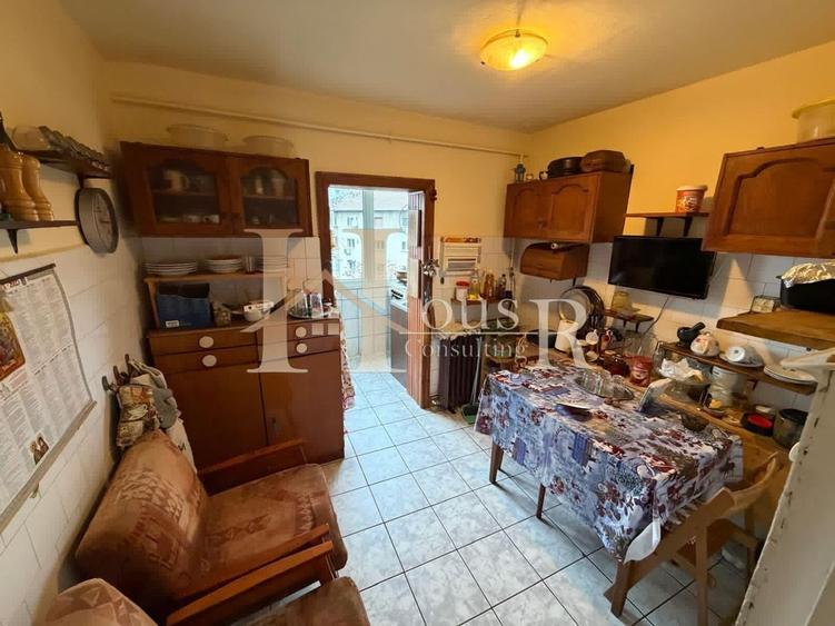 Apartament cu 3 camere decomandat în Steaua
