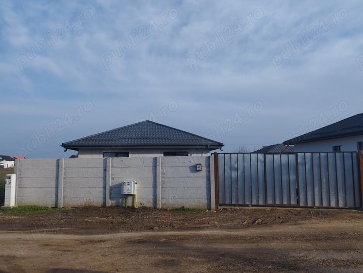 Casă cu 5 camere cu Teren 2300 Mp în Măgurele