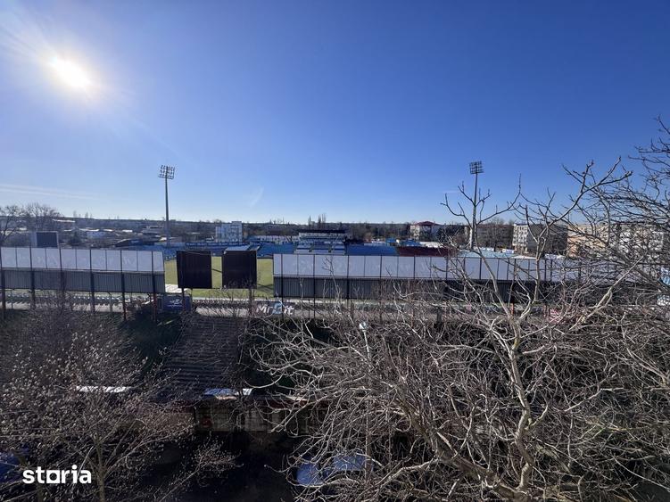 Apartament cu 3 camere decomandat în Siderurgiștilor