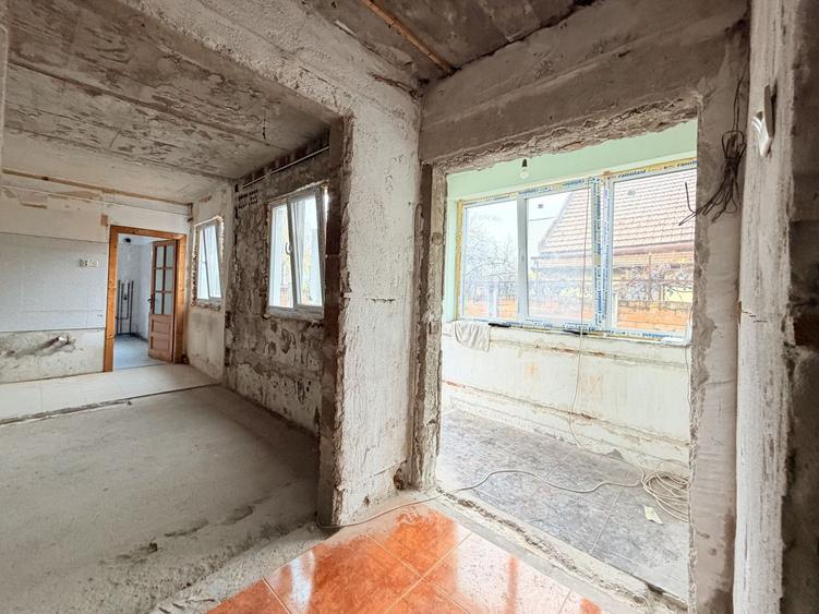 Casă individuală cu 5 camere cu Canalizare în Mircea cel Bătrân