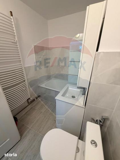 Apartament cu 2 camere decomandat în 1 Mai