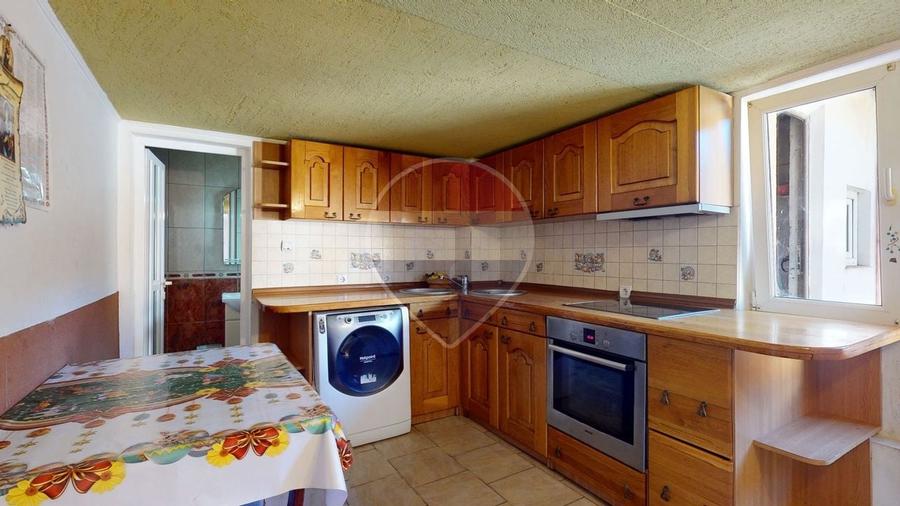 Casă individuală cu 5 camere cu Teren 217 Mp în Cristian