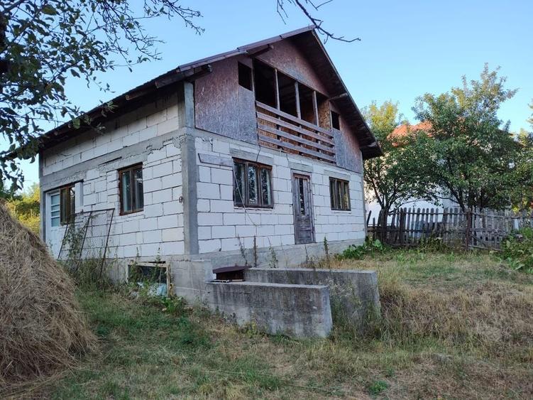Casă cu 3 camere în Galeșu