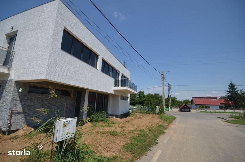 Casă cu 4 camere în Ștefăneștii de Jos
