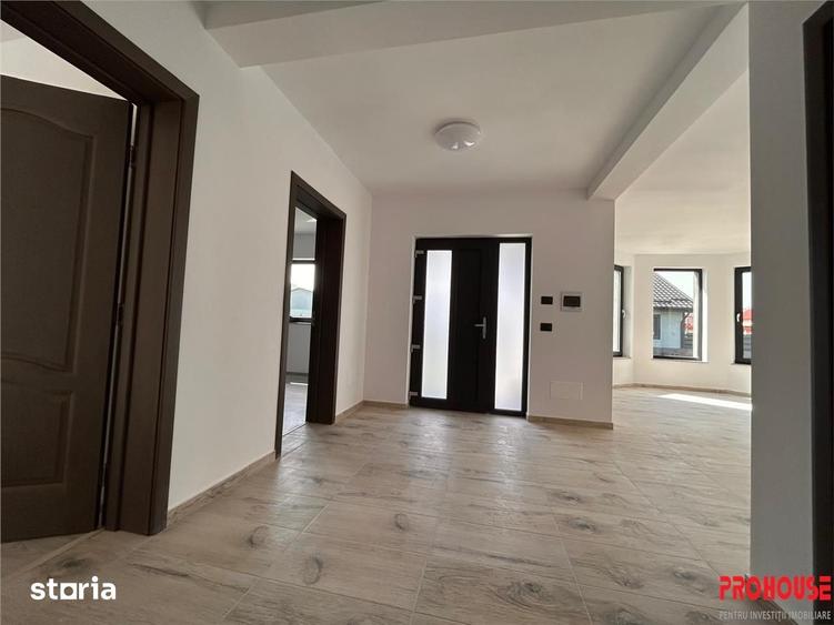 Casă cu 3 camere cu Teren 450 Mp în Letea Veche
