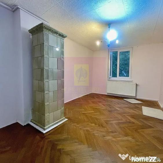 Casă cu 2 camere cu Teren 39 Mp în P-ța Romană