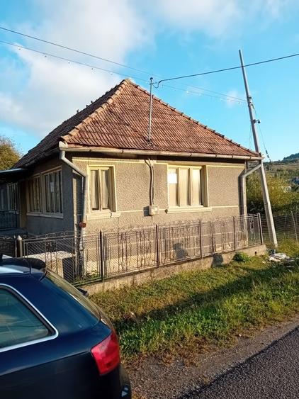 Casă cu 2 camere în Jichișu de Jos
