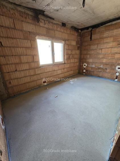 Duplex cu 5 camere cu Canalizare în Moșnița Nouă