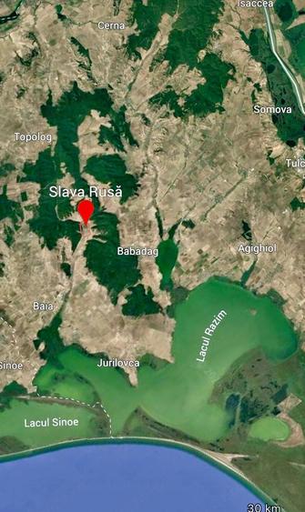 Casă cu 4 camere cu Teren 2000 Mp în Slava Rusă