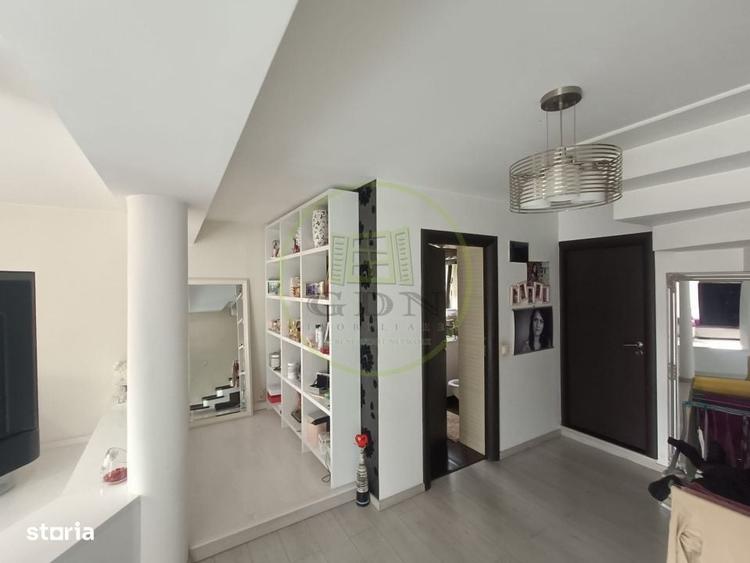 Casă cu 4 camere cu Teren 1600 Mp în Central