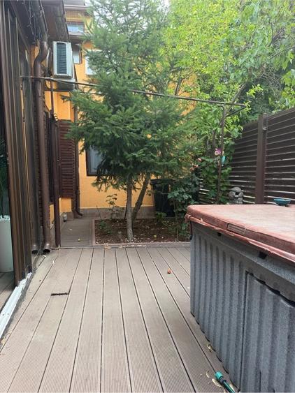 Casă cu Teren 250 Mp în Central