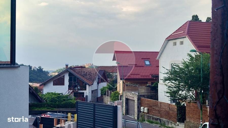 Casă cu 3 camere în Schei