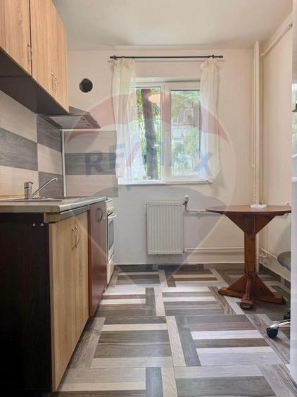 Apartament cu 2 camere semidecomandat, mobilat în Drumul Taberei