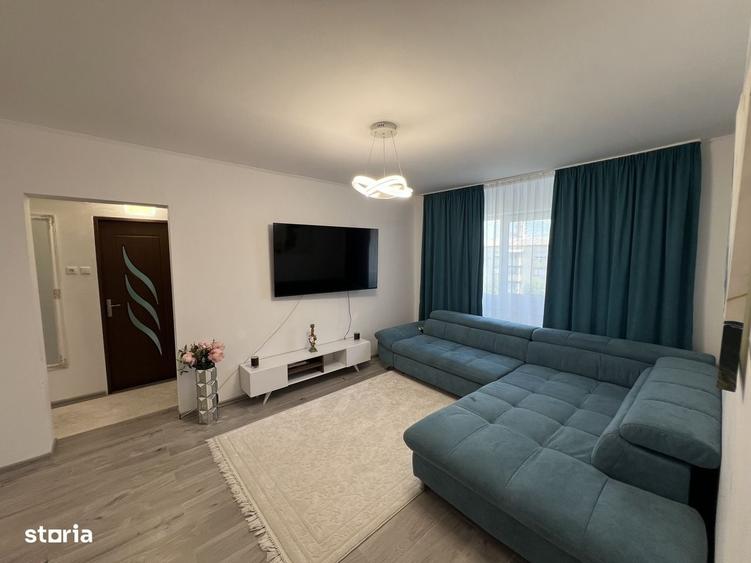 Apartament cu 3 camere în Micro 16