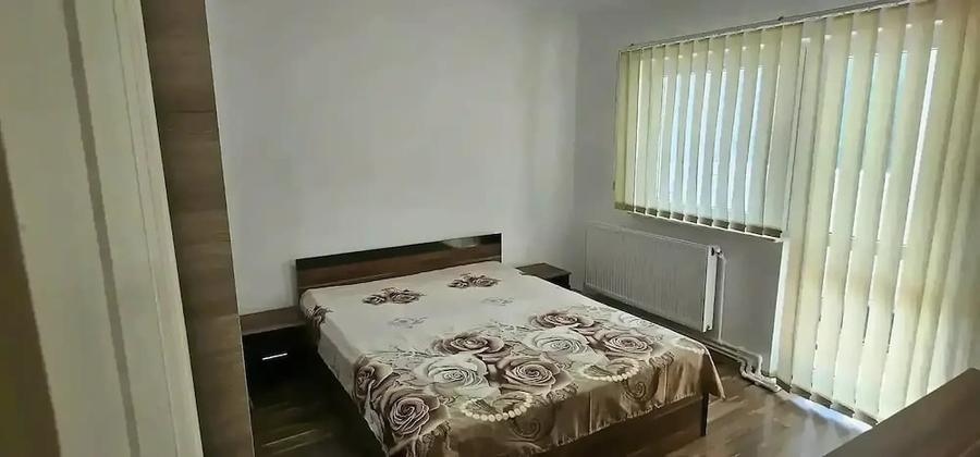 Apartament cu 2 camere decomandat în Casa de Cultură