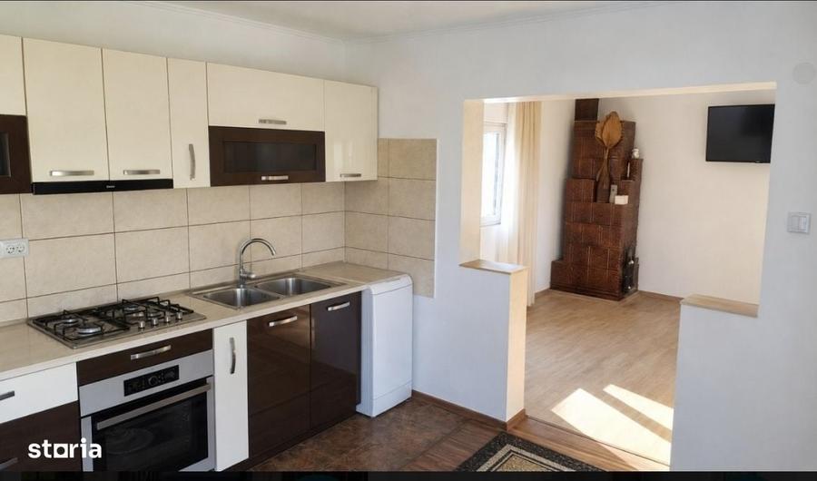 Casă cu 3 camere în Corbi
