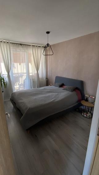 Apartament cu 3 camere decomandat în Florești