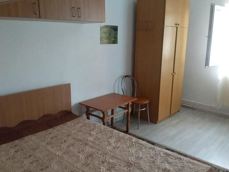 Apartament cu 3 camere decomandat în Tătărași