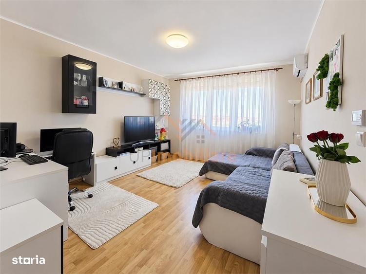 Apartament cu 3 camere decomandat în Sânmartin