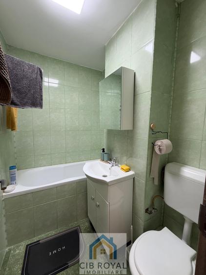 Apartament cu 2 camere decomandat în Lacul Tei