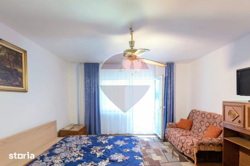 Apartament cu 3 camere decomandat în Mioriței