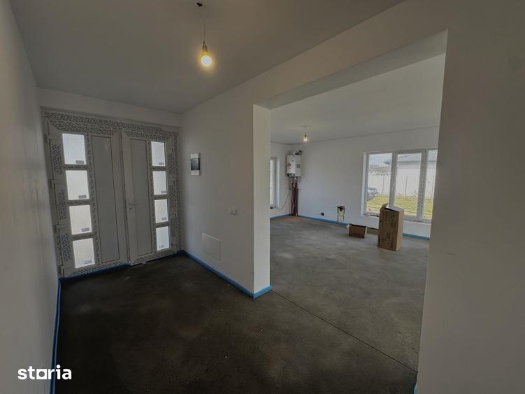 Casă cu 4 camere cu Teren 500 Mp în Sântandrei