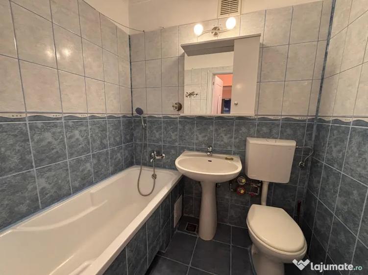 Apartament cu 4 camere decomandat în Dristor