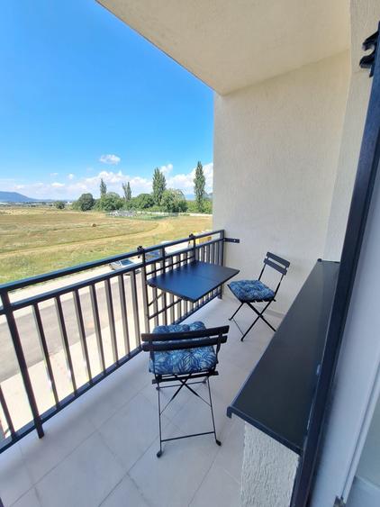 Apartament cu 2 camere decomandat în Tractorul