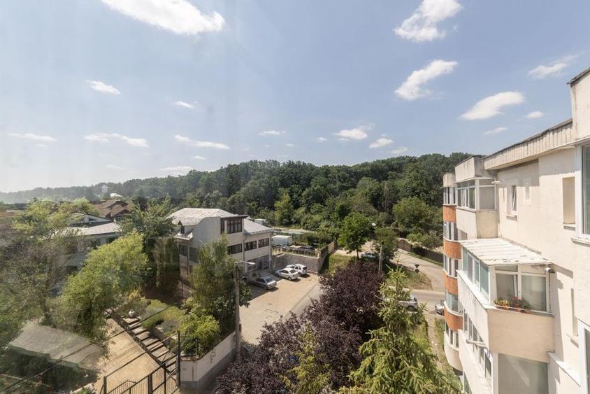 Apartament cu 3 camere decomandat în Găvana