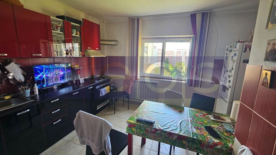 Apartament cu 4 camere decomandat în Sebastian