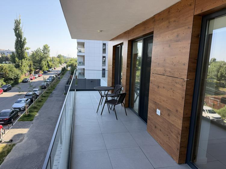 Apartament cu 3 camere semidecomandat în Străulești