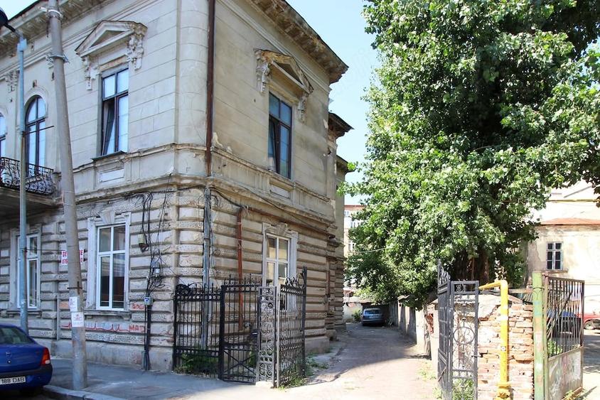 Garsonieră semidecomandată în Romană
