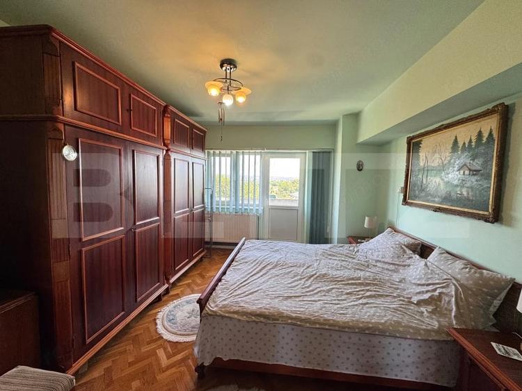Apartament cu 3 camere decomandat în Micro 11