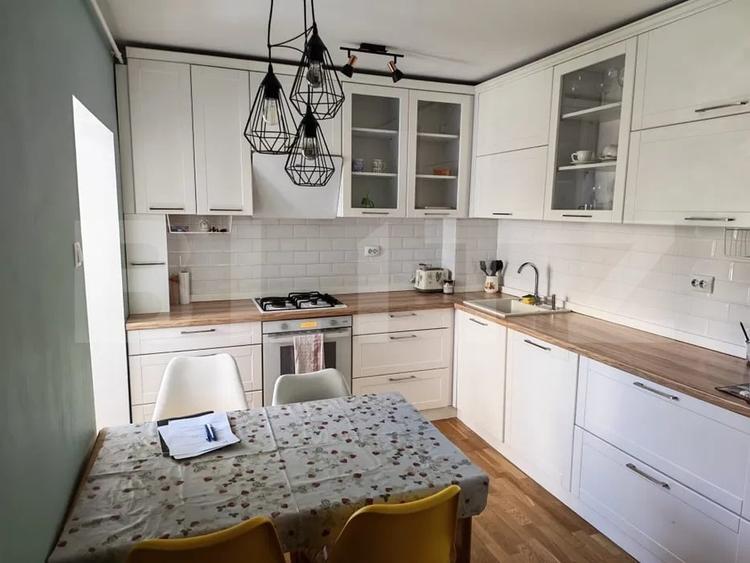 Apartament cu 3 camere decomandat, mobilat în Tătărași