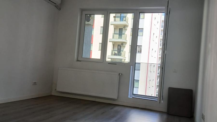 Garsonieră decomandată în Regie
