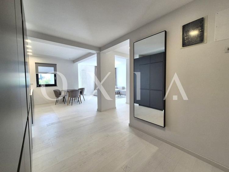 Apartament cu 3 camere decomandat, mobilat în Dumbrăvița