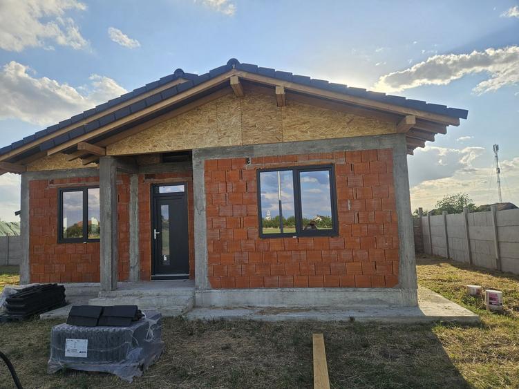 Casă cu 3 camere în Leș