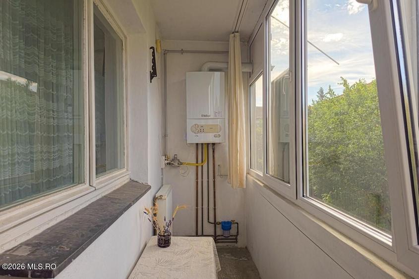 Apartament cu 4 camere decomandat în Gheorghe Lazăr