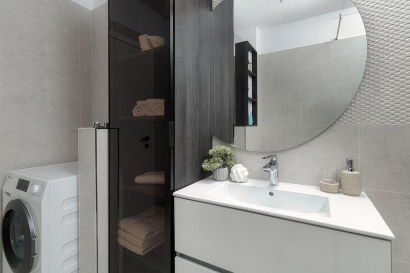 Apartament cu 2 camere decomandat, mobilat în Sud